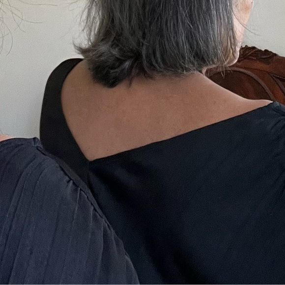 Pleated satin blouse by Calvin Klein - Picture 3 of 7